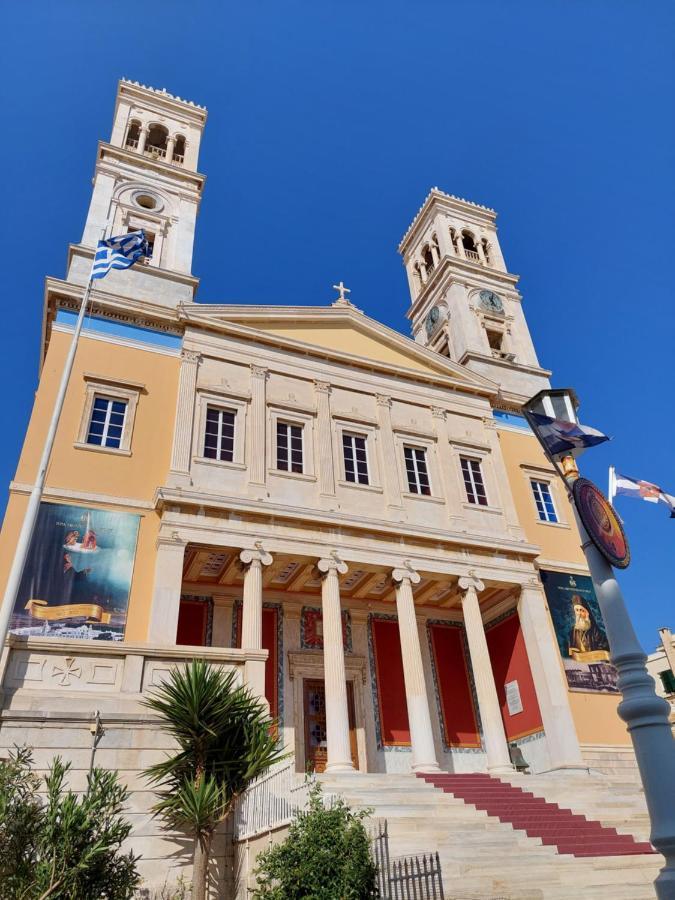 Artemis Ermoupoli Centre Appartement Pour Petit Budget Backpackers Buitenkant foto