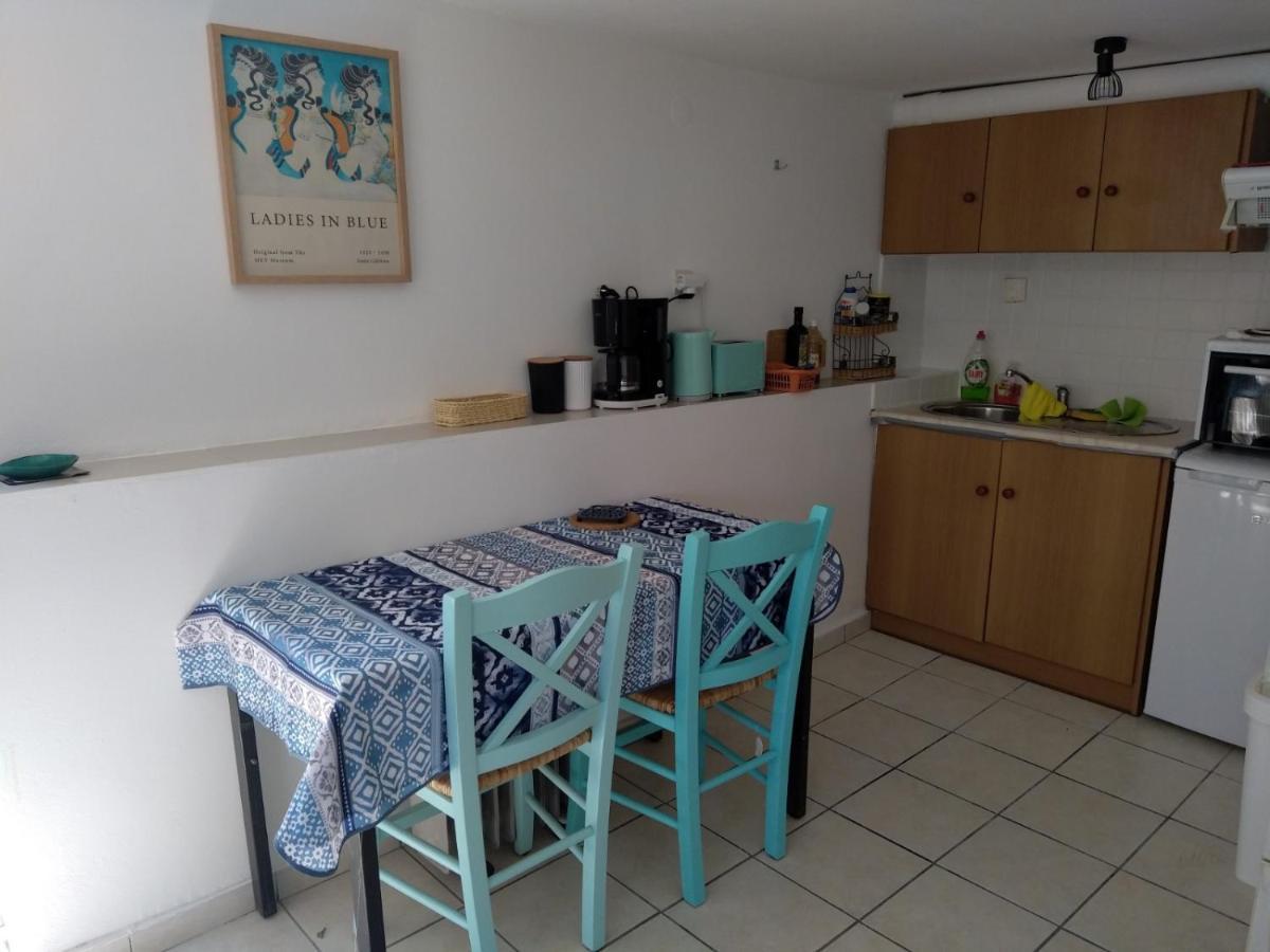 Artemis Ermoupoli Centre Appartement Pour Petit Budget Backpackers Buitenkant foto