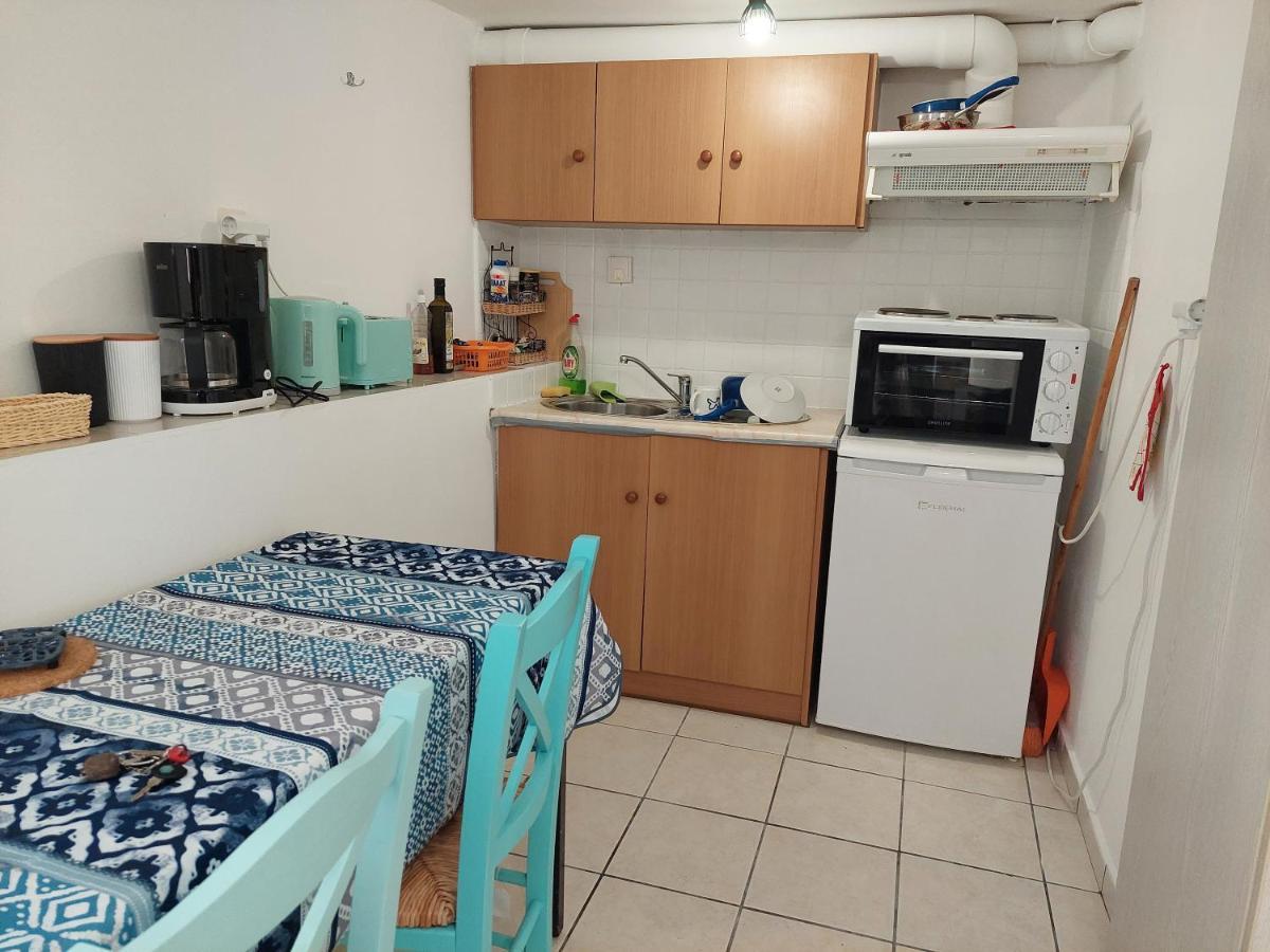 Artemis Ermoupoli Centre Appartement Pour Petit Budget Backpackers Buitenkant foto