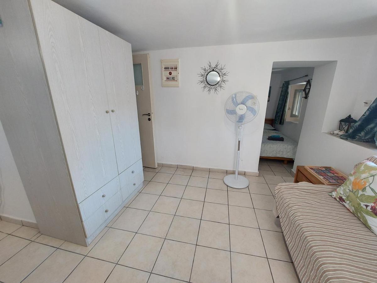 Artemis Ermoupoli Centre Appartement Pour Petit Budget Backpackers Buitenkant foto
