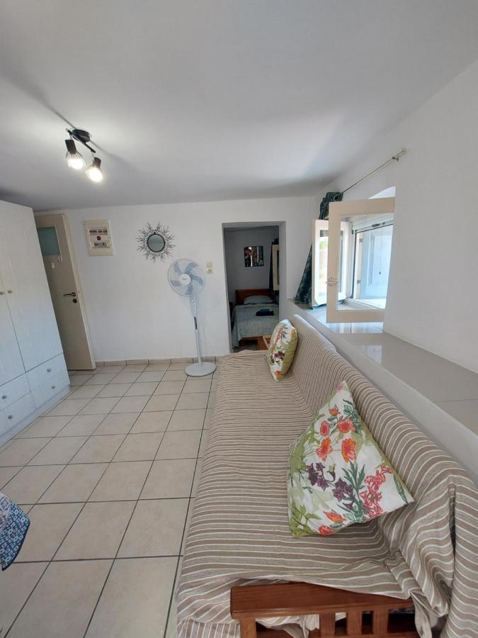 Artemis Ermoupoli Centre Appartement Pour Petit Budget Backpackers Buitenkant foto